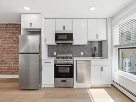 107 7th St in Hoboken, NJ - Building Photo