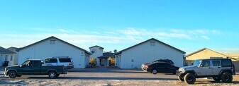 1400 Star Rd, Unit 2 in Pahrump, NV - Building Photo