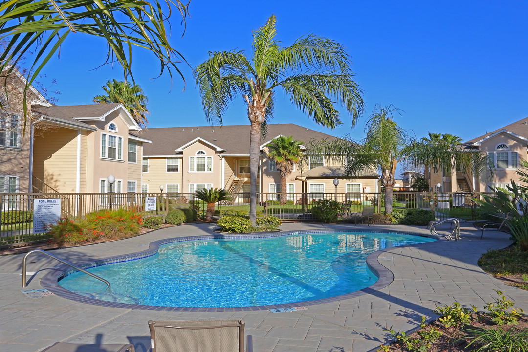 Northwood Apartments in McAllen, TX - Building Photo