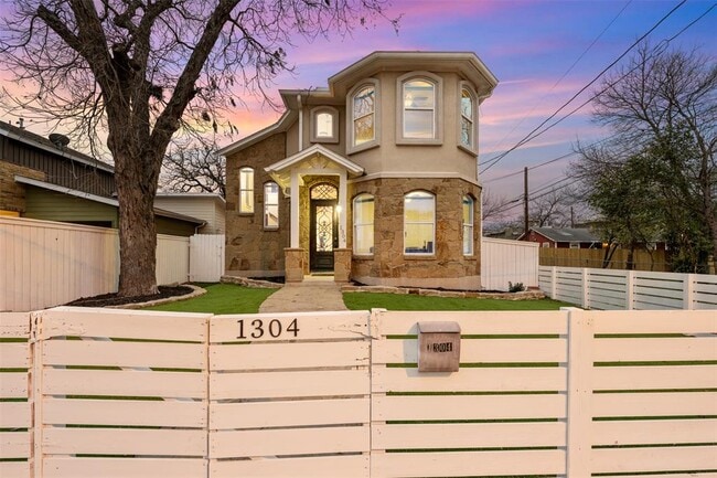 1304 Leona St in Austin, TX - Building Photo - Building Photo