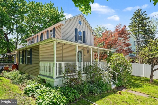 property at 504 W Pothouse Rd