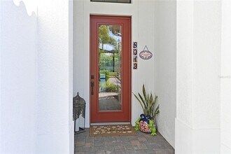 8013 Clearwater Ct in Sarasota, FL - Building Photo - Building Photo