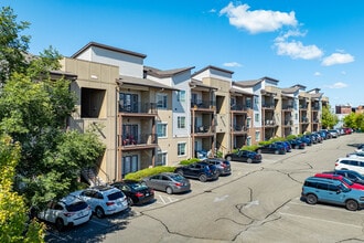 65 West Apartments in Cincinnati, OH - Foto de edificio - Building Photo