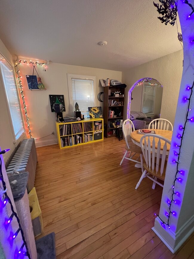 1671 N Van Buren St in Milwaukee, WI - Building Photo - Building Photo