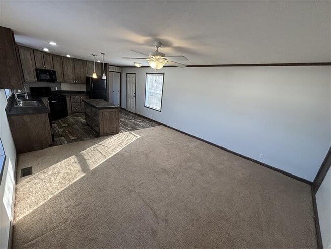 73 Eisenhower St in West Branch, IA - Building Photo - Building Photo