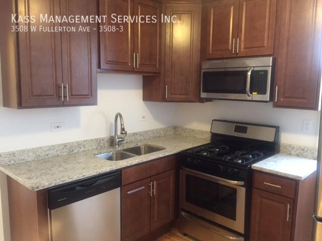 3508 W Fullerton Ave, Unit 3508-3 in Chicago, IL - Building Photo