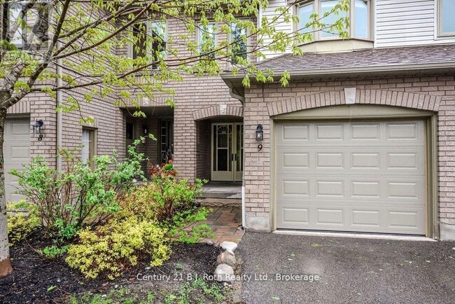 492-492 Laclie St in Orillia, ON - Building Photo - Building Photo