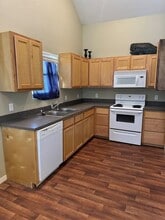 419 W Concho St in Rockport, TX - Building Photo - Building Photo