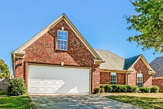 8390 Pinnacle Dr in Southaven, MS - Building Photo - Building Photo