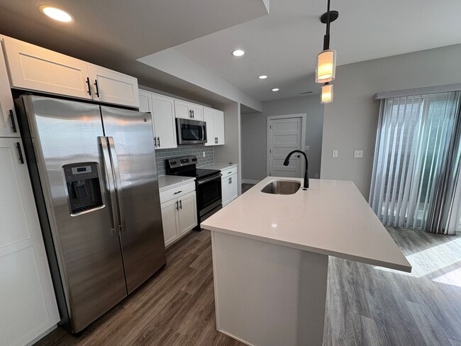 1366 Knox Ct in Denver, CO - Building Photo - Building Photo