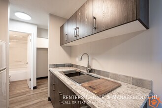 Newly Renovated 1 Bedroom, Utilities Included, Assigned Parking in Lethbridge, AB - Building Photo - Building Photo