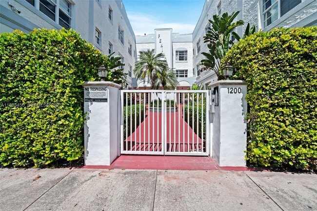 1200 Euclid Ave in Miami Beach, FL - Building Photo - Building Photo