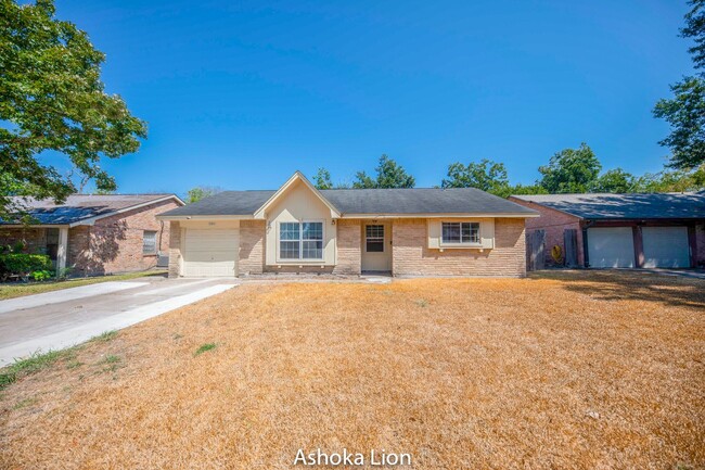 property at 5326 Heathercrest Dr