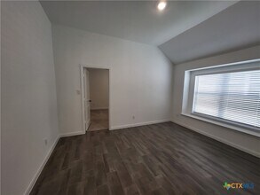 1233 Fox Wing Wy in New Braunfels, TX - Building Photo - Building Photo