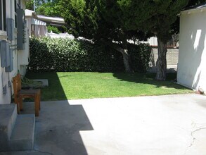 5934 Cahuenga Blvd, Unit 5930 in Los Angeles, CA - Building Photo - Building Photo