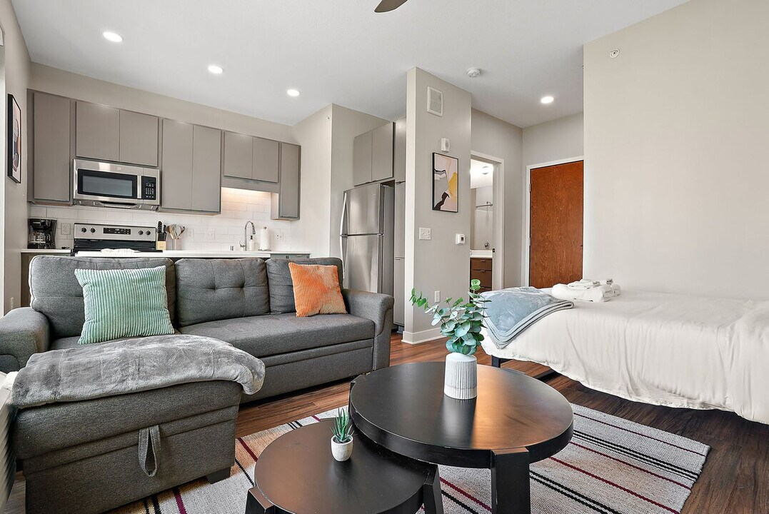 1410 Nicollet Ave in Minneapolis, MN - Building Photo