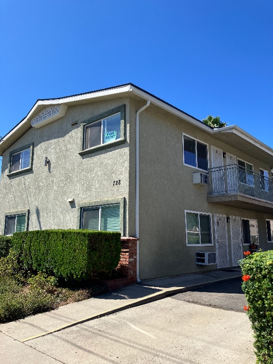 728 S Magnolia Ave in El Cajon, CA - Building Photo