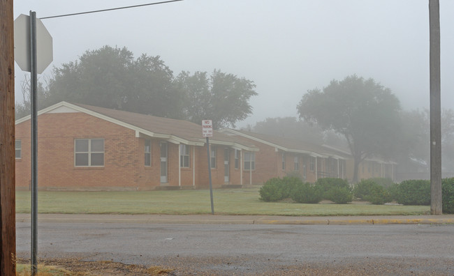 307 S Berkshire Ave in Crosbyton, TX - Foto de edificio - Building Photo