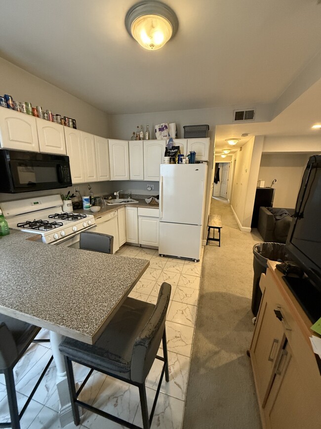 190 L St, Unit 2 in Boston, MA - Building Photo - Building Photo