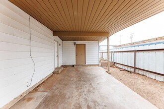 2107 48th St in Lubbock, TX - Building Photo - Building Photo