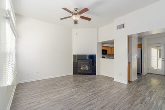 Lotus Villas in Bakersfield, CA - Building Photo - Interior Photo