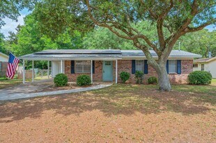 30 Woodham Ave in Fort Walton Beach, FL - Building Photo