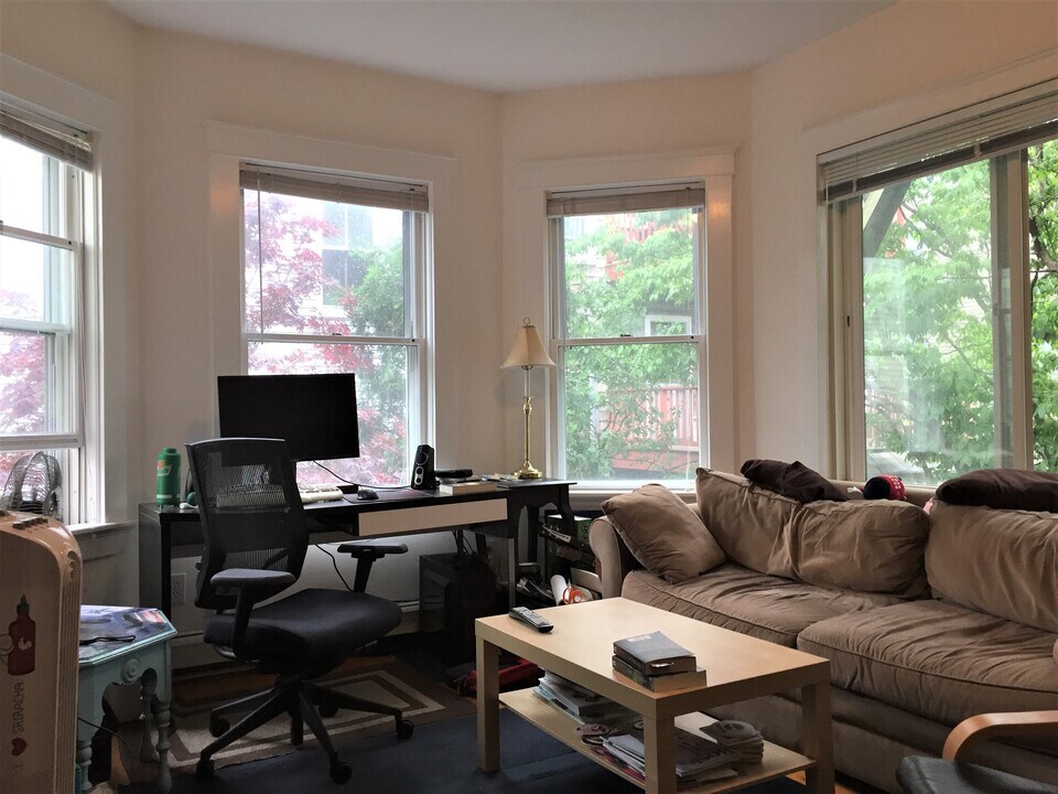 79A Tremont St, Unit 2 in Cambridge, MA - Foto de edificio