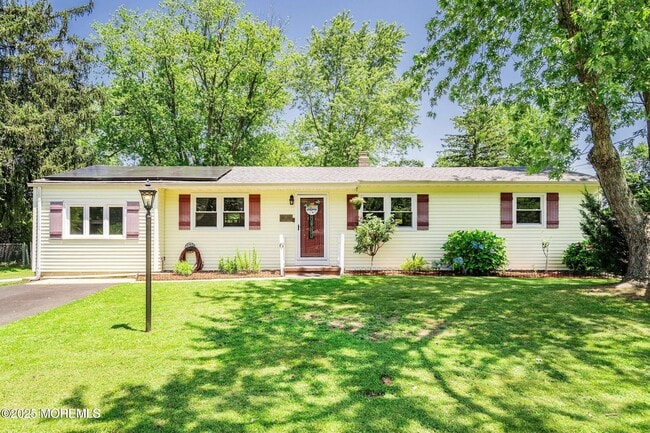 property at 6 Redwood Rd