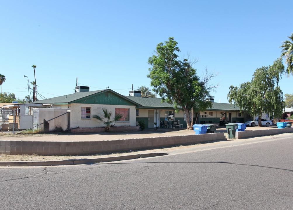 1801 W Vogel Ave in Phoenix, AZ - Building Photo