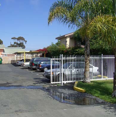 Villa Bella Apartments in Oceanside, CA - Foto de edificio - Building Photo