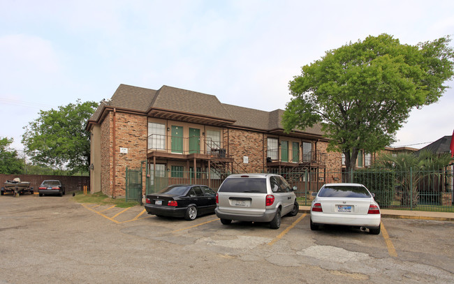 Piccadilly Place Apartments in Houston, TX - Building Photo - Building Photo