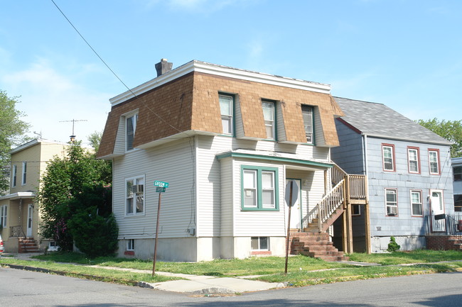 559 Groom St in Perth Amboy, NJ - Building Photo - Building Photo