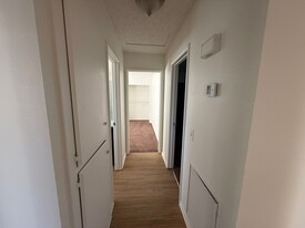 871 W Mayberry Ave in Hemet, CA - Building Photo