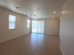 18085 W Elm St in Goodyear, AZ - Foto de edificio - Building Photo