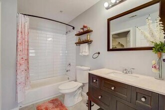 7 Soho Dr in Jersey City, NJ - Building Photo - Building Photo