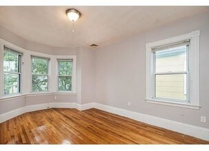 10 Hancock St-Unit -2 in Somerville, MA - Building Photo - Building Photo