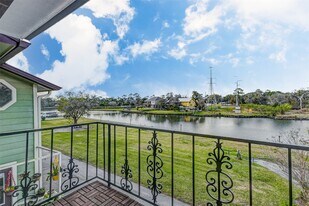 2135 Casa Rio Cir in Dickinson, TX - Building Photo