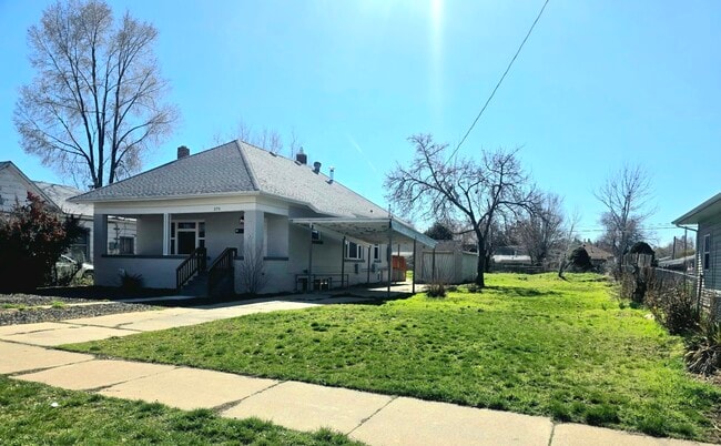 property at 275 34th St