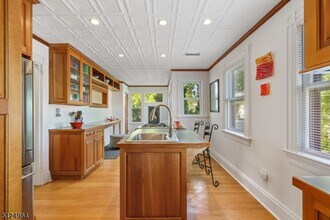 30 Midland Ave-Unit -2 in Montclair, NJ - Building Photo - Building Photo