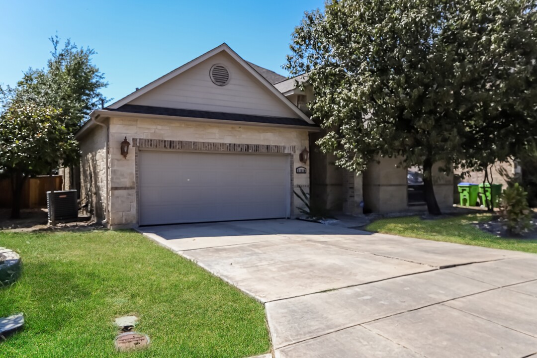 11310 Begonia rock in San Antonio, TX - Building Photo