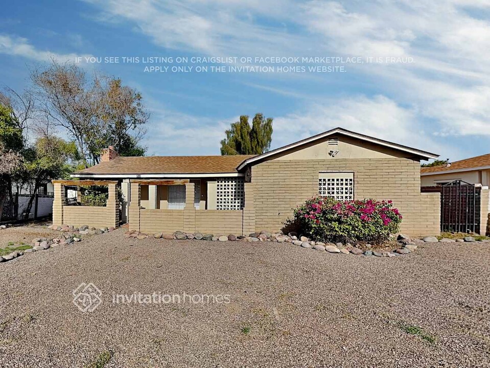 2532 E Clarendon Ave in Phoenix, AZ - Building Photo