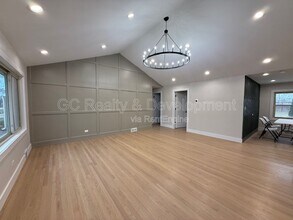 465 Alexander Blvd in Elmhurst, IL - Building Photo - Building Photo