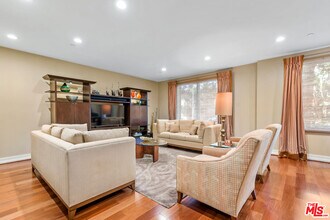 130 N Swall Dr in Beverly Hills, CA - Building Photo - Building Photo