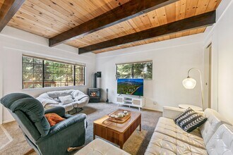 1517 Plumas Cir in South Lake Tahoe, CA - Building Photo - Building Photo