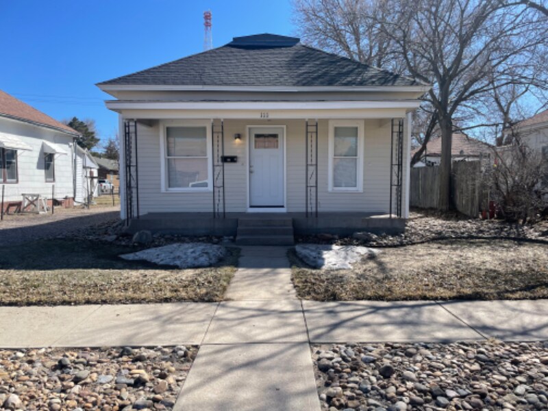111 Douglas St in Sterling, CO - Building Photo