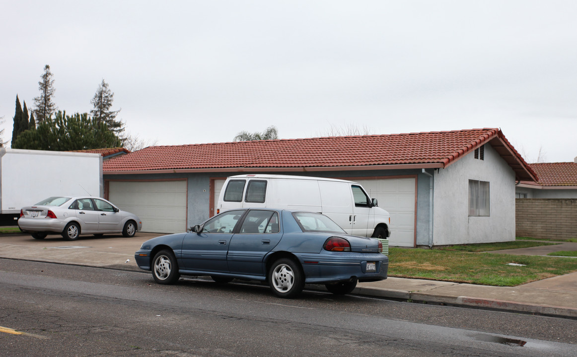 3430 Fosberg Rd in Turlock, CA - Building Photo