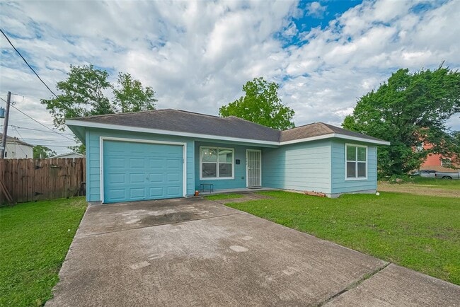 1002 E 37th St in Houston, TX - Building Photo - Building Photo