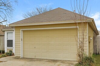 2045 Hunters Trace Cir in Middleburg, FL - Building Photo - Building Photo