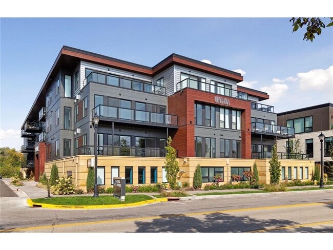 property at 253 Lake St E