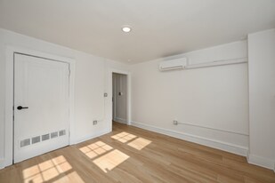1384 W 83rd St in Cleveland, OH - Building Photo